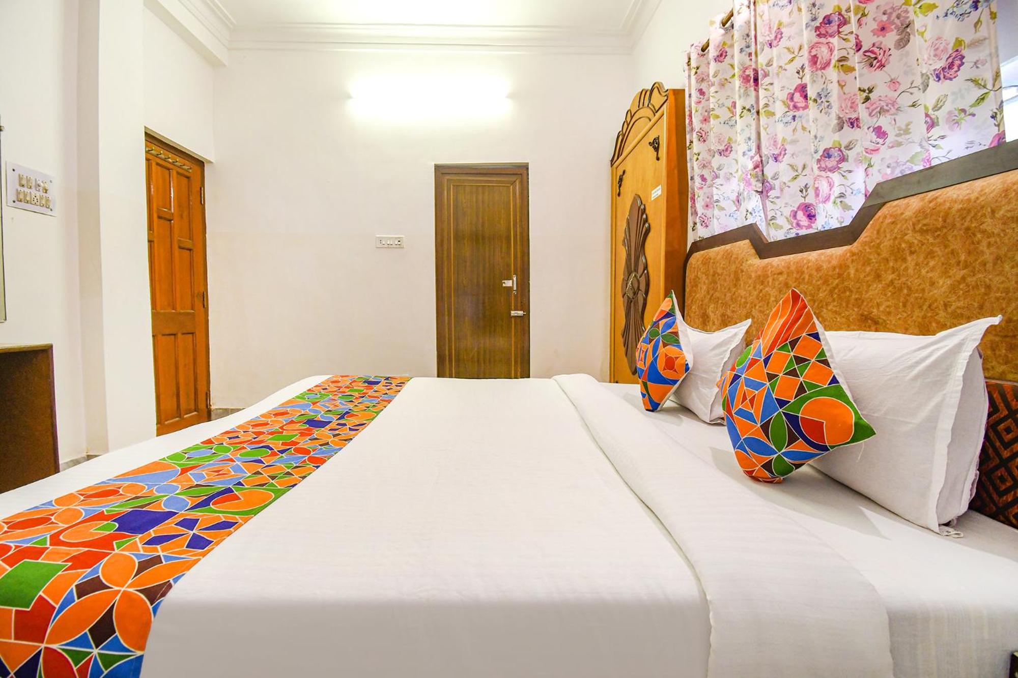 Fabexpress Astoria House Hotel Kolkata Exterior photo